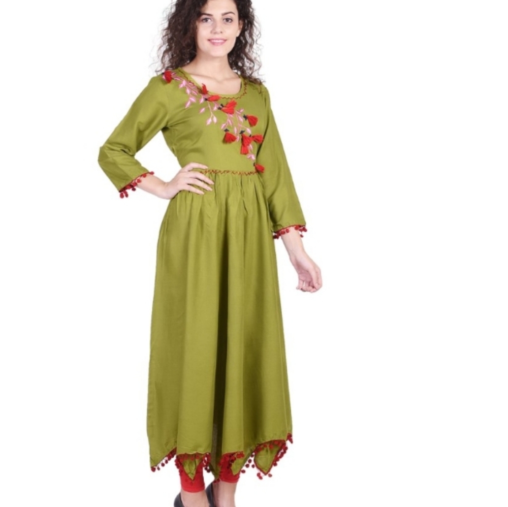 Elegant Green Maxi Dress with Red Accents